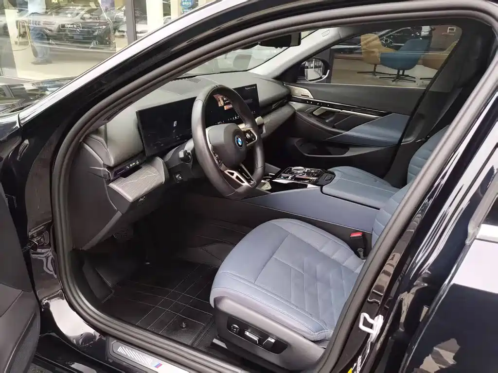 BMW i5 — миниатюра 7