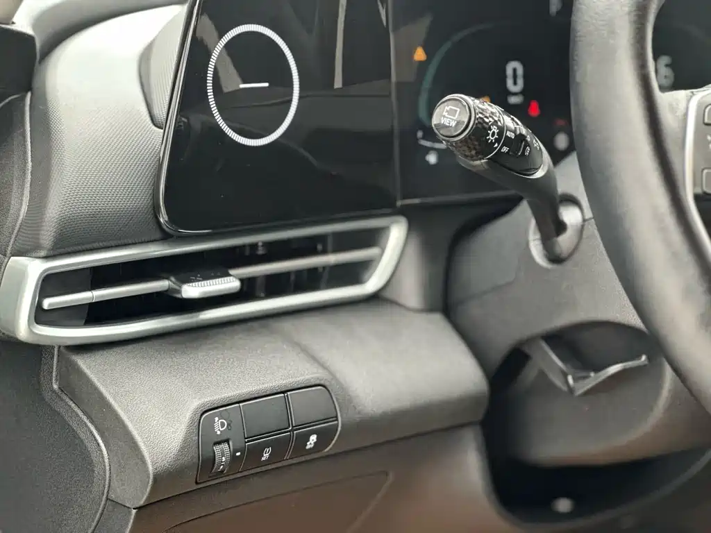 Hyundai Elantra — миниатюра 11