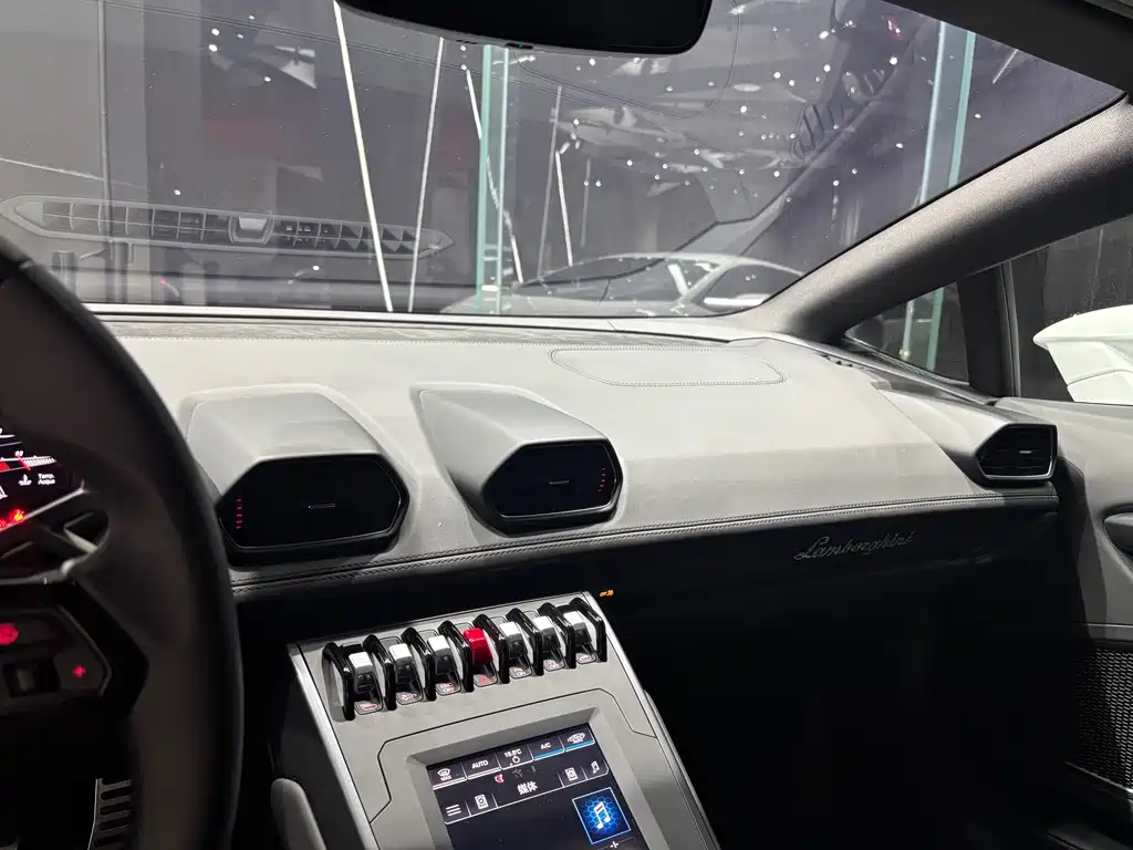 LAMBORGHINI HURACÁN