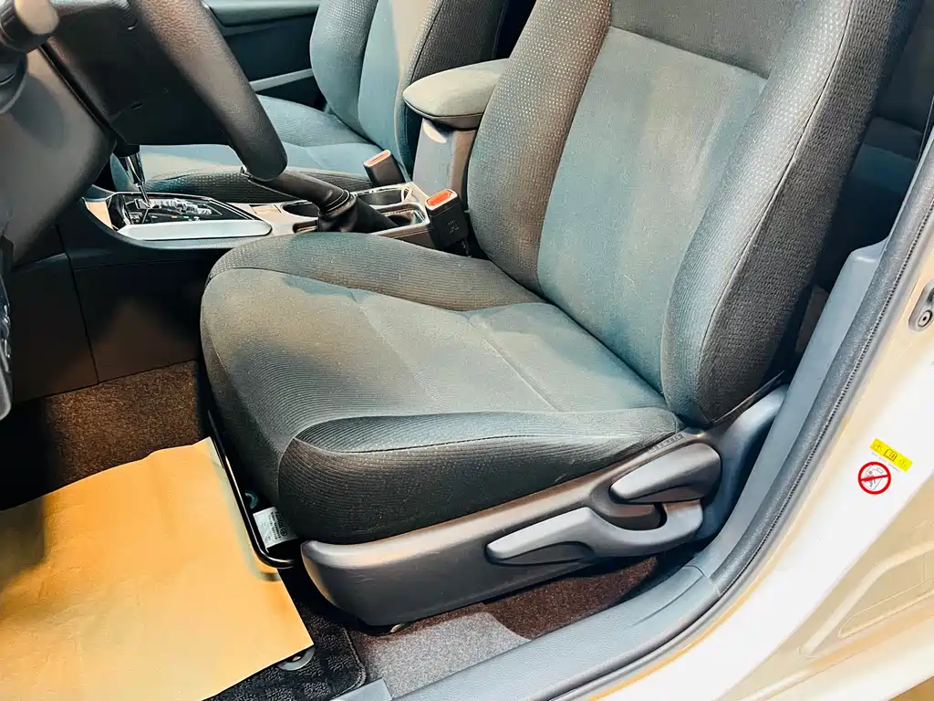 Toyota Corolla — миниатюра 14