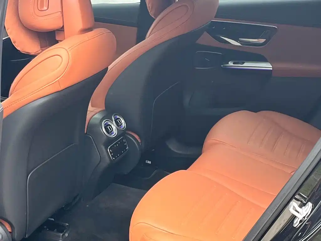 Mercedes-Benz GLC 2025 GLC 300 L 4MATIC 5 мест