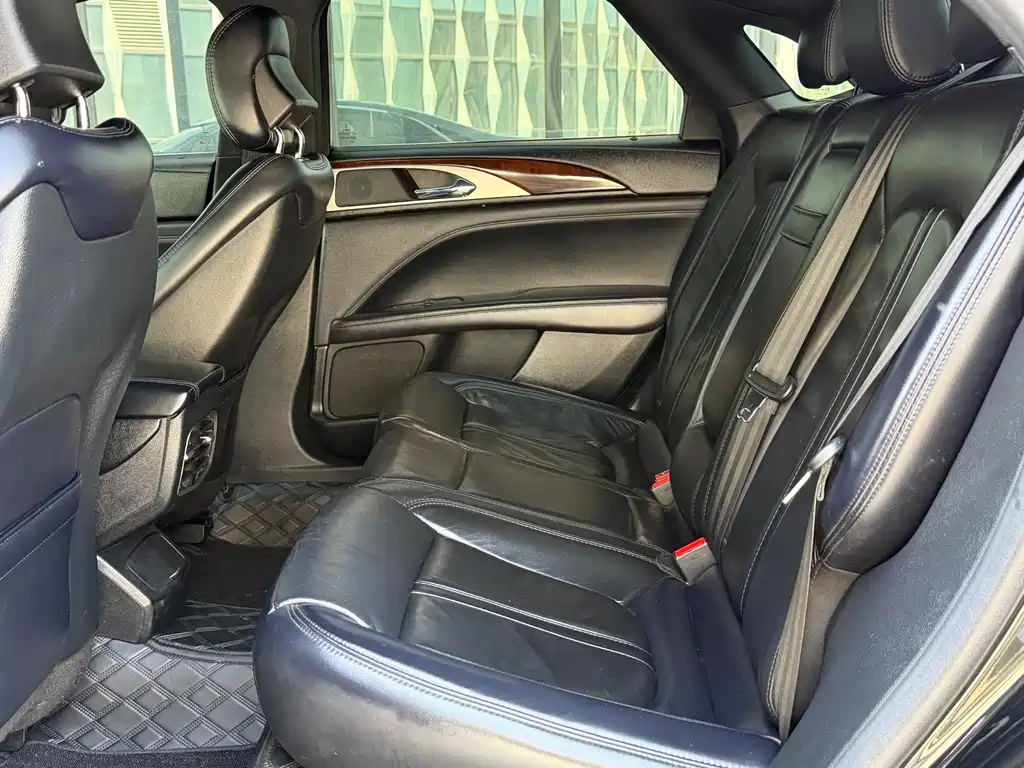 Lincoln MKZ 2019 2.0T Premium V
