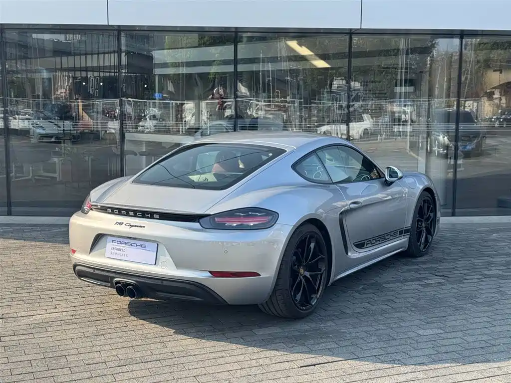 PORSCHE 718
