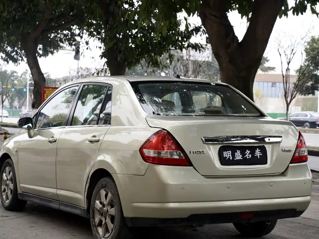 Nissan Tiida — миниатюра 9