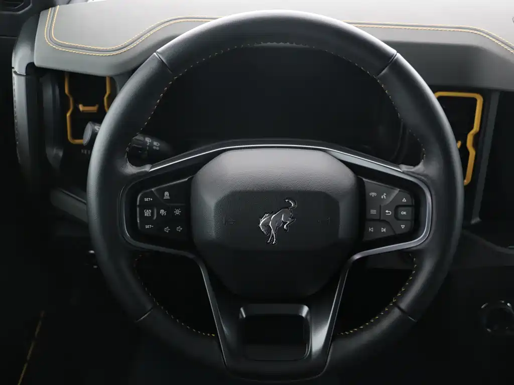 Ford Bronco — миниатюра 5