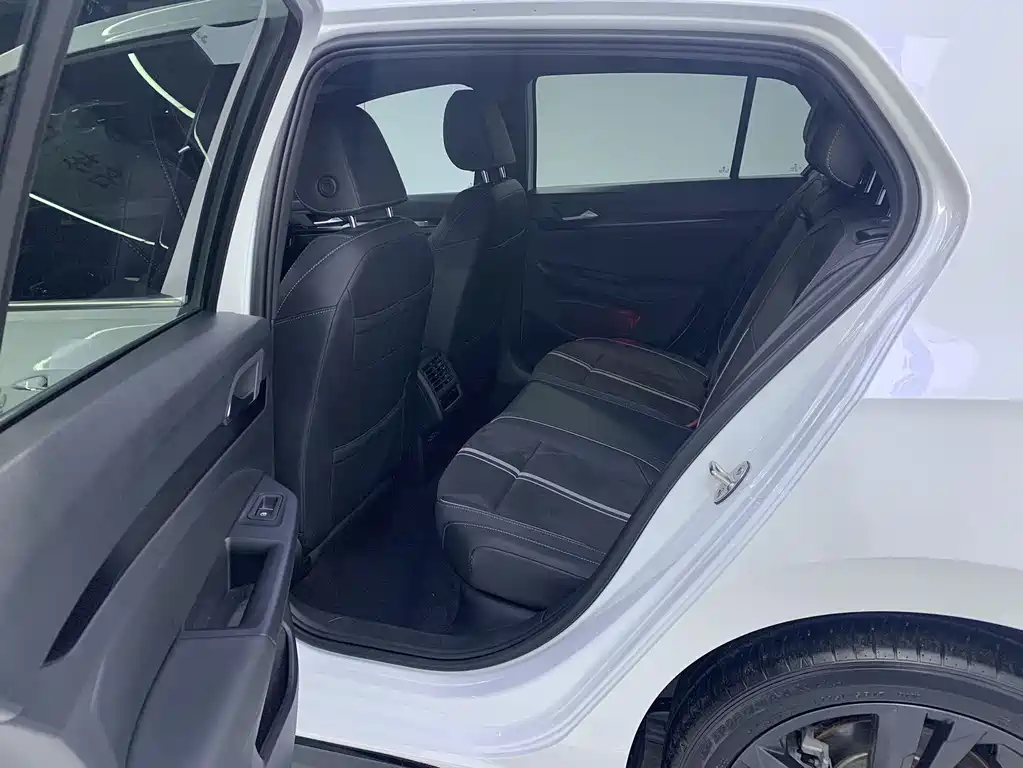 Volkswagen Golf — миниатюра 13