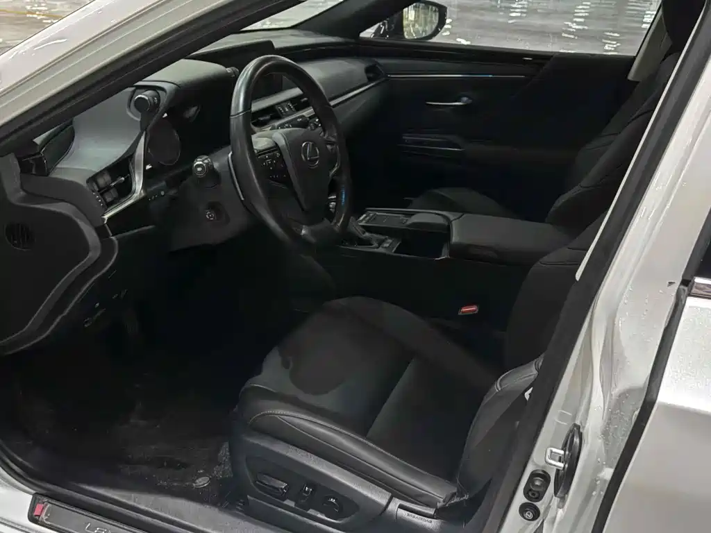 LEXUS  ES