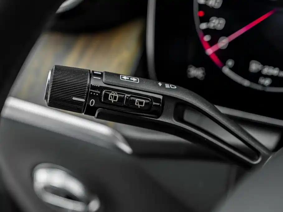 Mercedes-Benz GLC — миниатюра 11