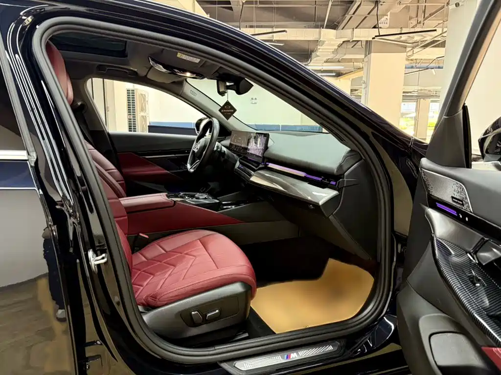 BMW 5 Series — миниатюра 4