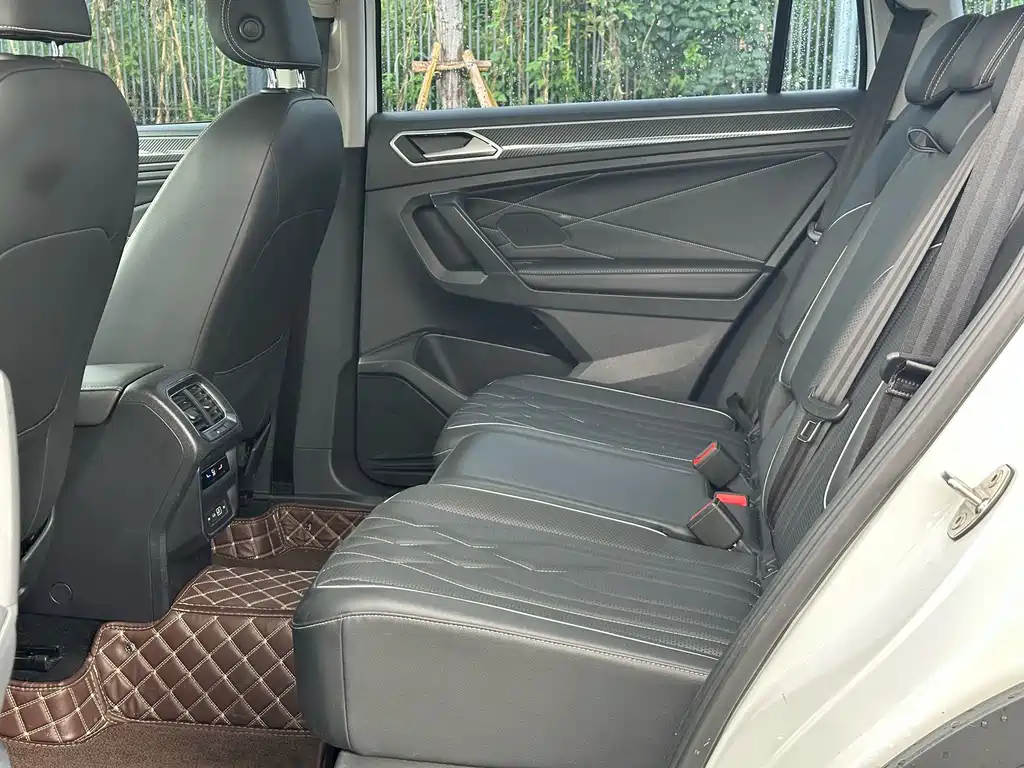 Volkswagen Tiguan L — миниатюра 7