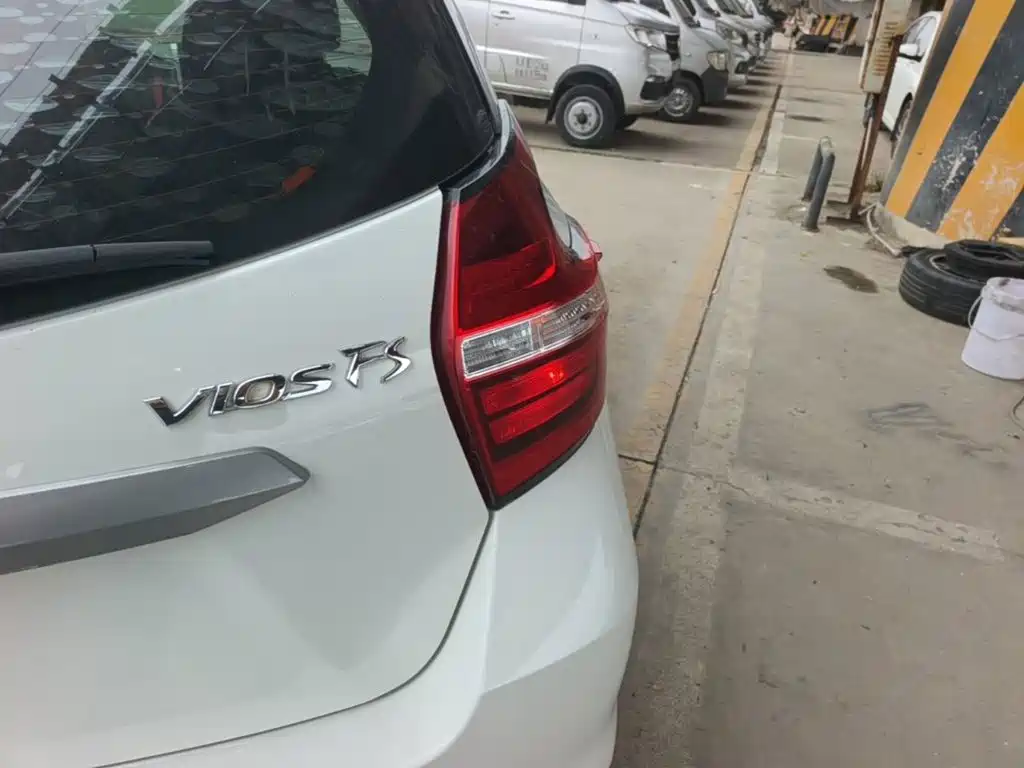Toyota Vios FS — миниатюра 8
