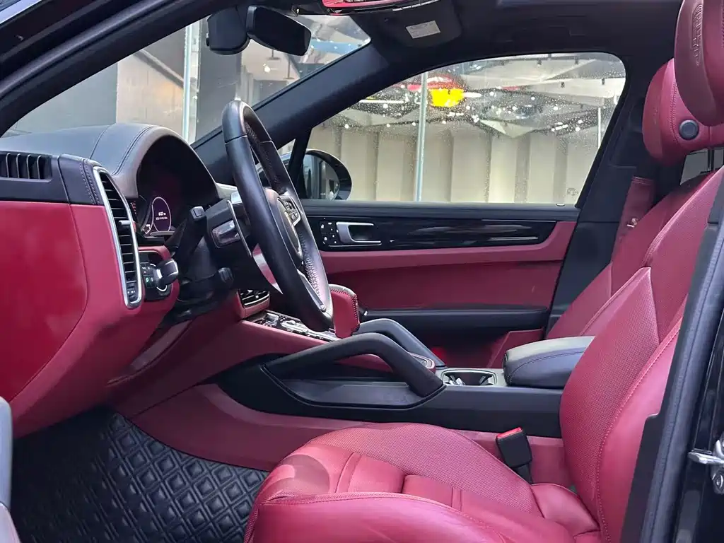 Porsche Cayenne — миниатюра 8