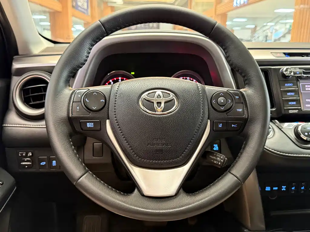 Toyota RAV4 — миниатюра 15