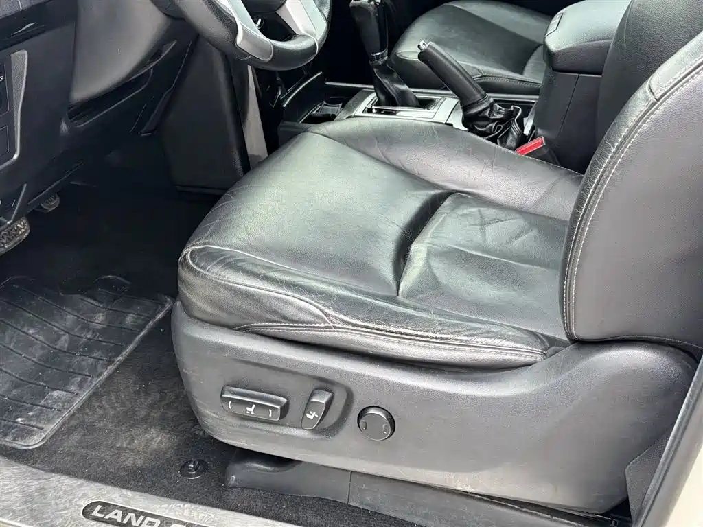 Toyota Land Cruiser Prado 2016 2.7L AT Standard