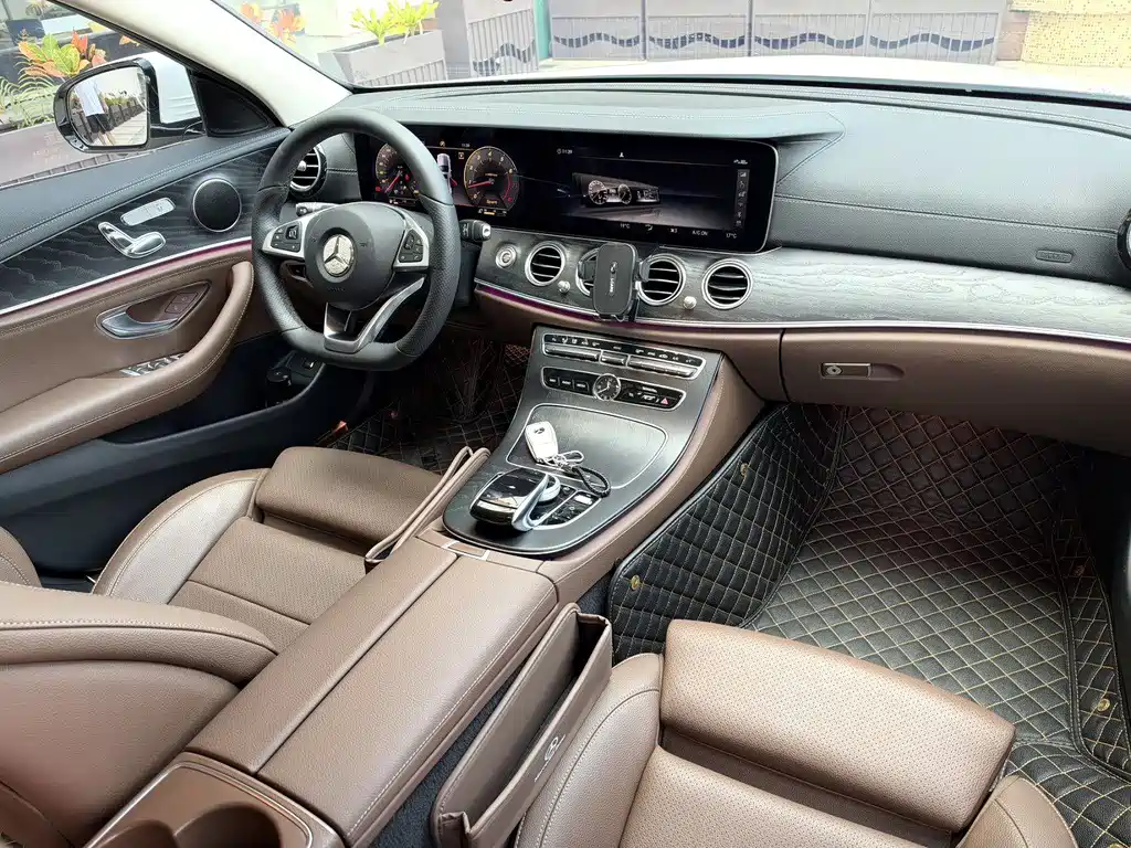 Mercedes-Benz E-Class — миниатюра 10