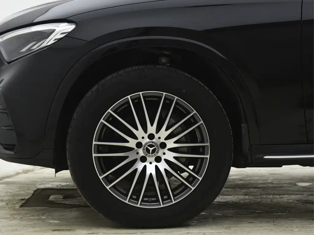 Mercedes-Benz GLC 2023 GLC 300 L 4MATIC 5 мест