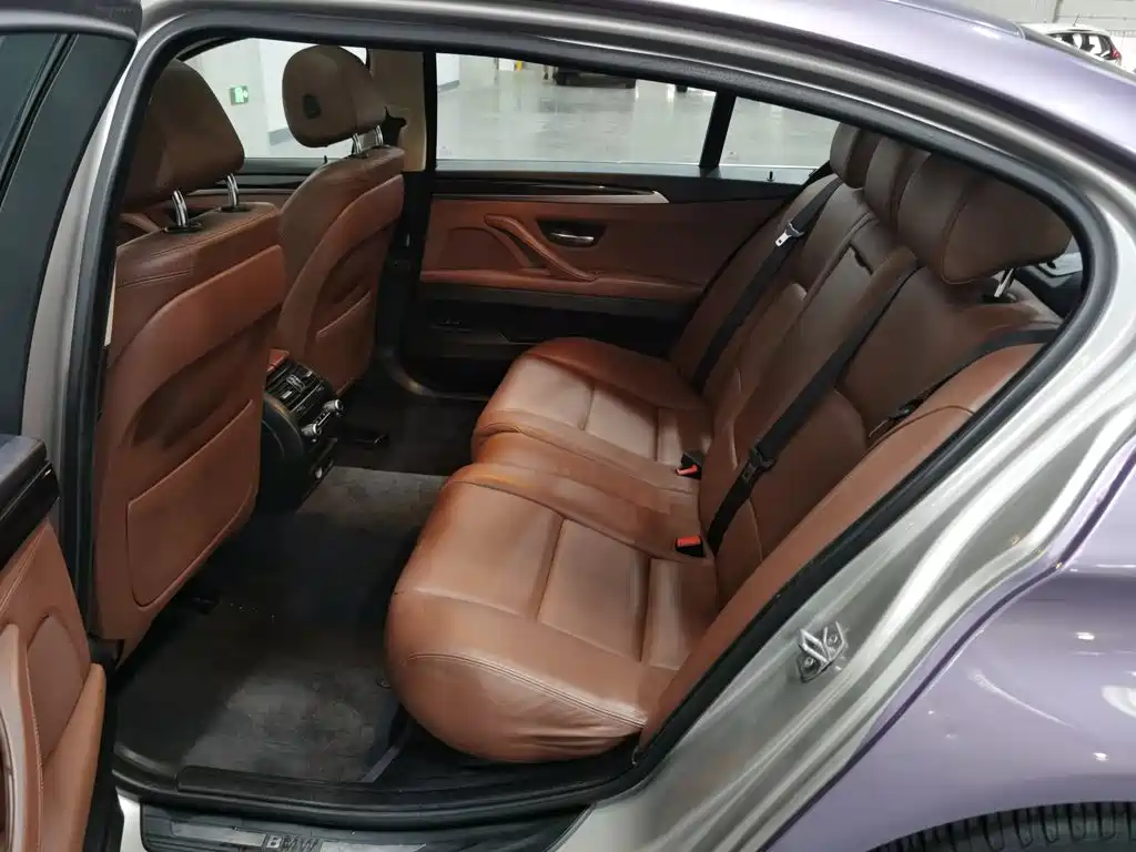 BMW 5 Series — миниатюра 15