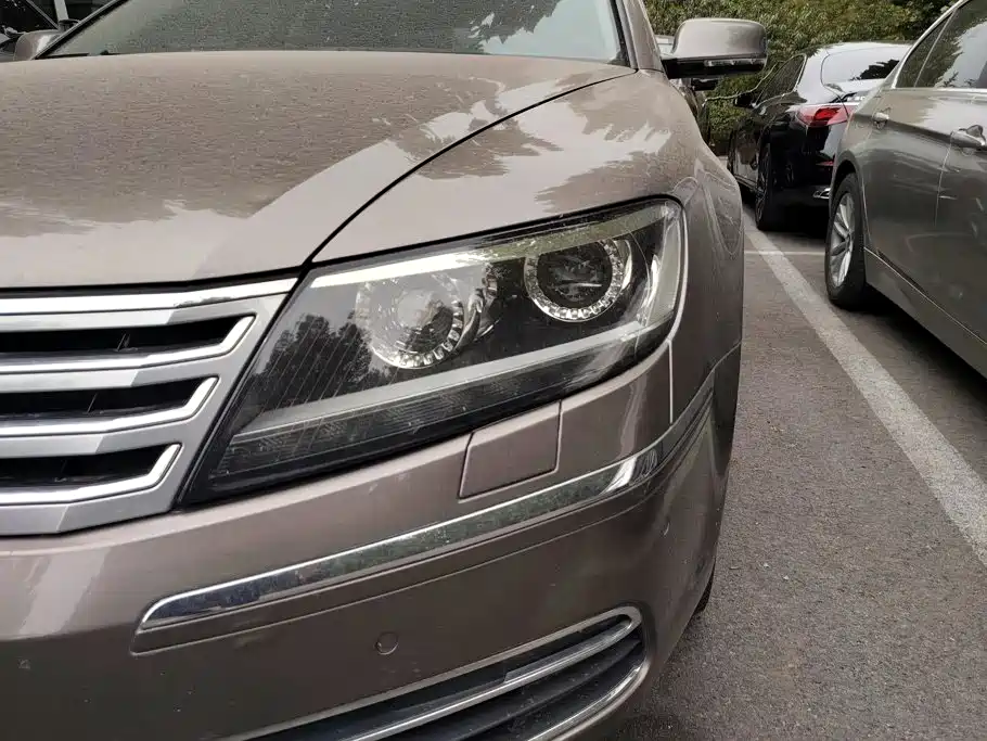 Volkswagen Phaeton — миниатюра 5