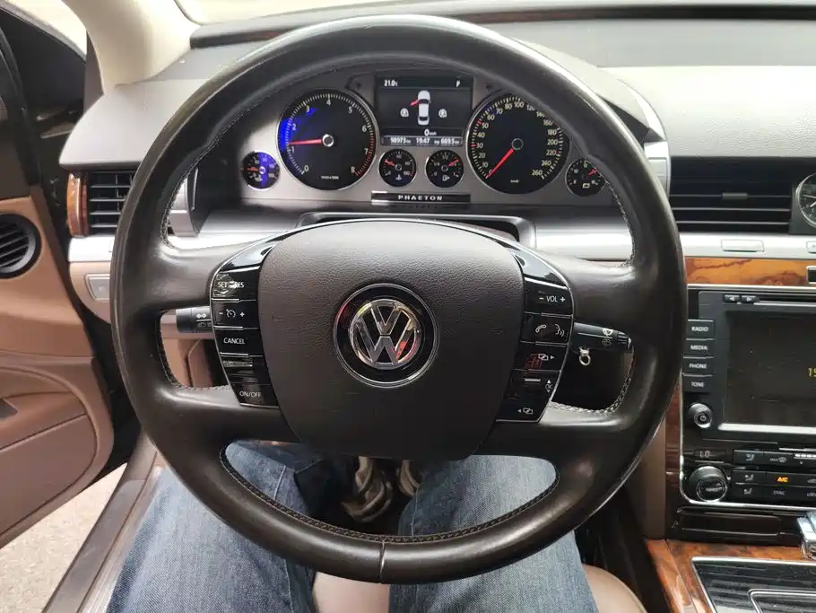 Volkswagen Phaeton — миниатюра 15