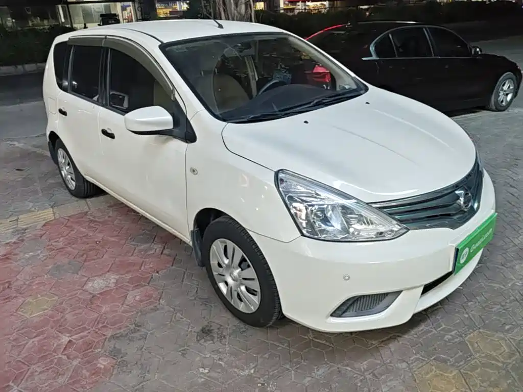 Nissan Livina — миниатюра 4