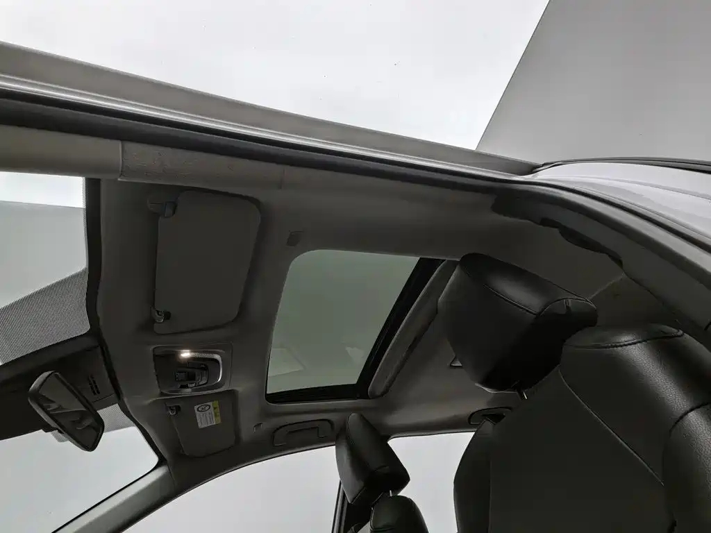 Toyota Corolla Cross — миниатюра 14