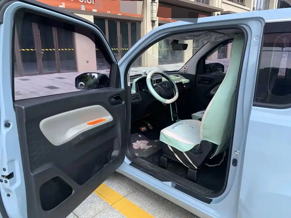 Wuling MINIEV — миниатюра 7