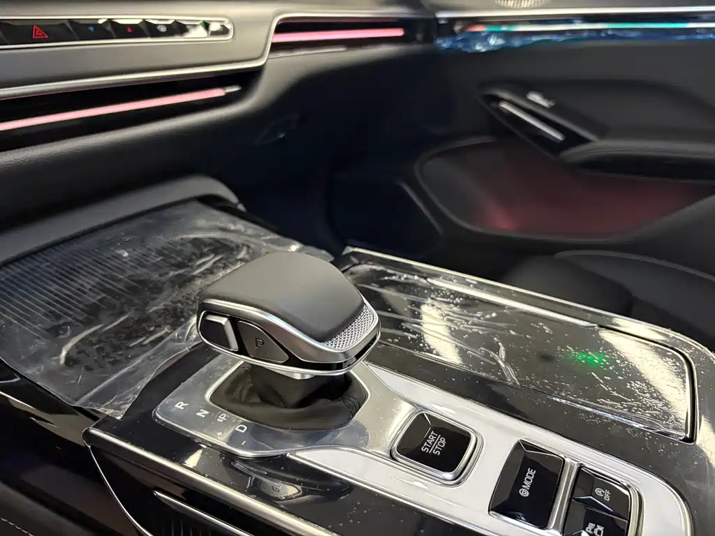Hongqi H9 2025 2.0T Luxury 5 мест