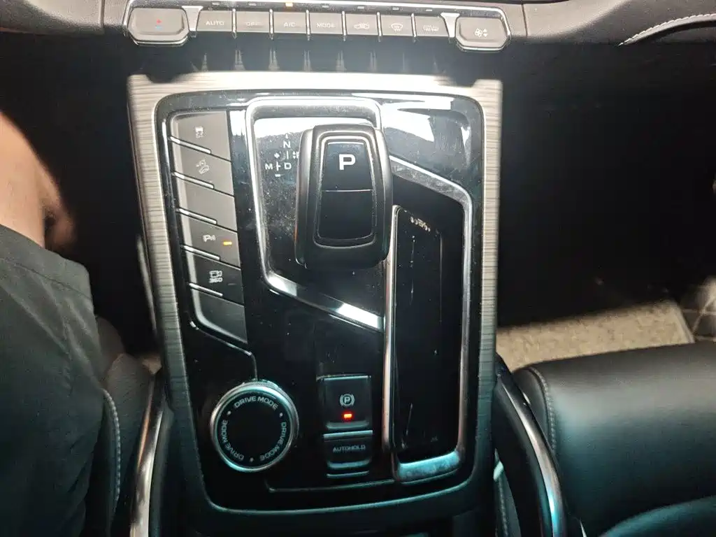 Geely Boyue — миниатюра 15