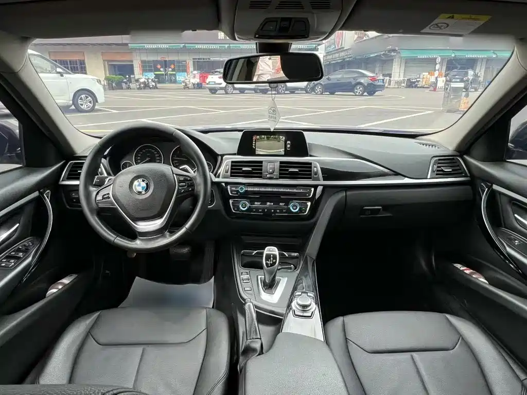 BMW 3 Series — миниатюра 21