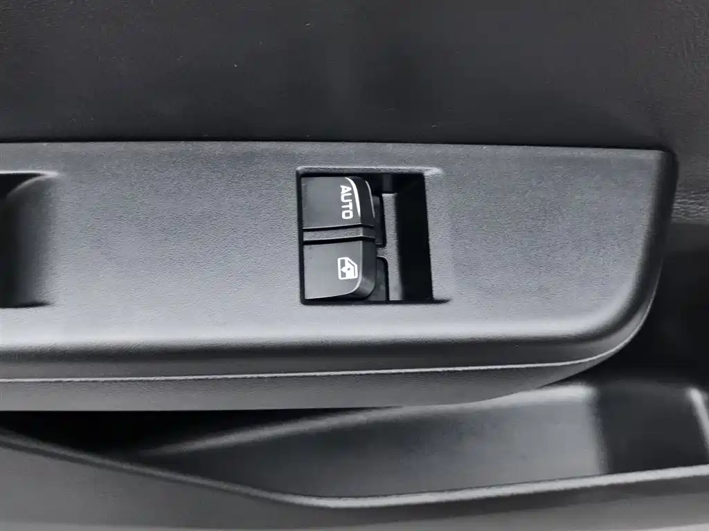 Baojun 310 2016 1.2L MT