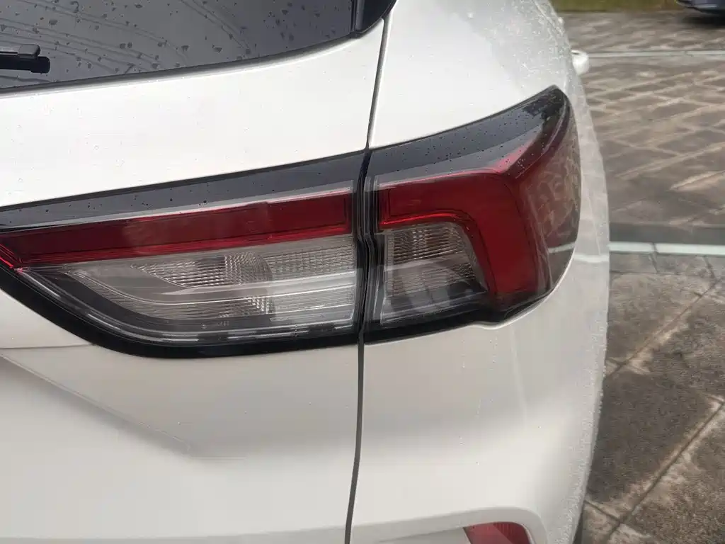 Ford Escape — миниатюра 16