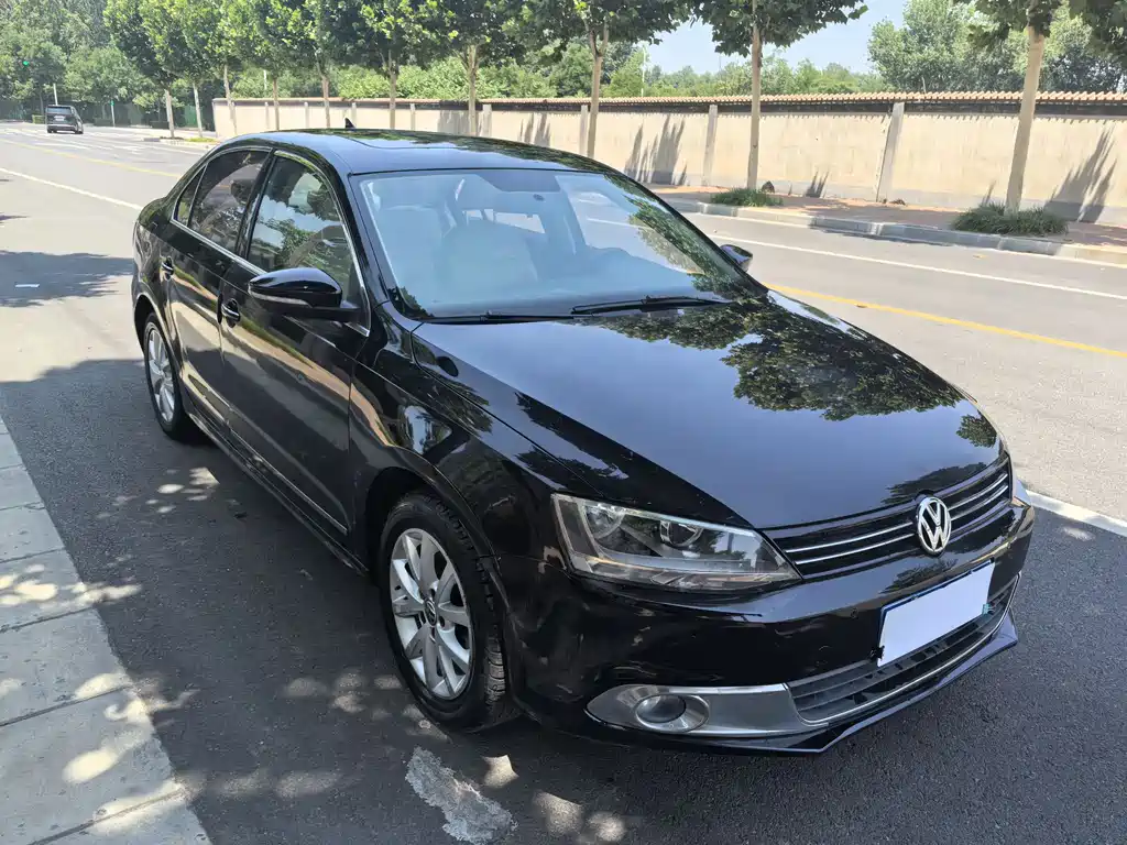 Volkswagen Sagitar 2012 1.4TSI AT Luxury