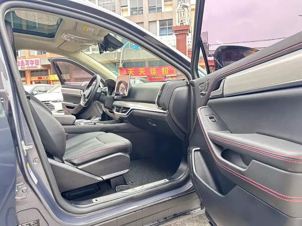 BYD Tang New Energy — миниатюра 8