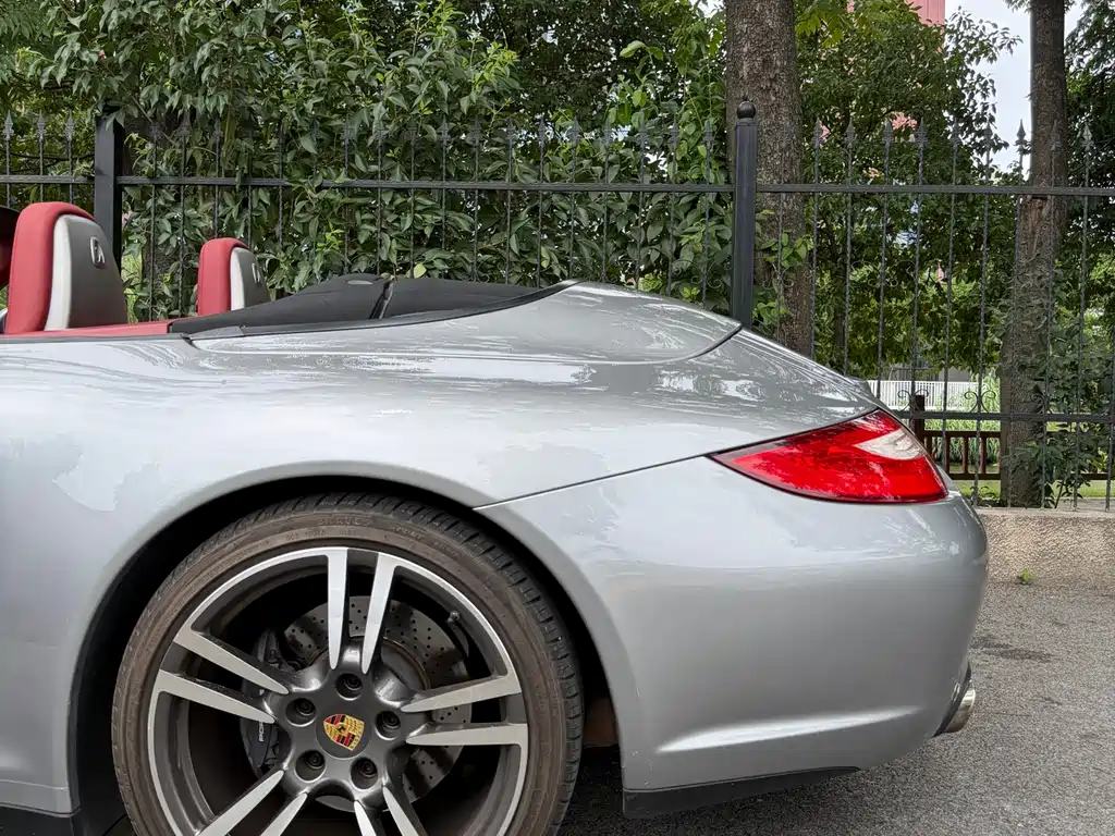 Porsche 911 2010 Carrera 4 Cabriolet 3.6L