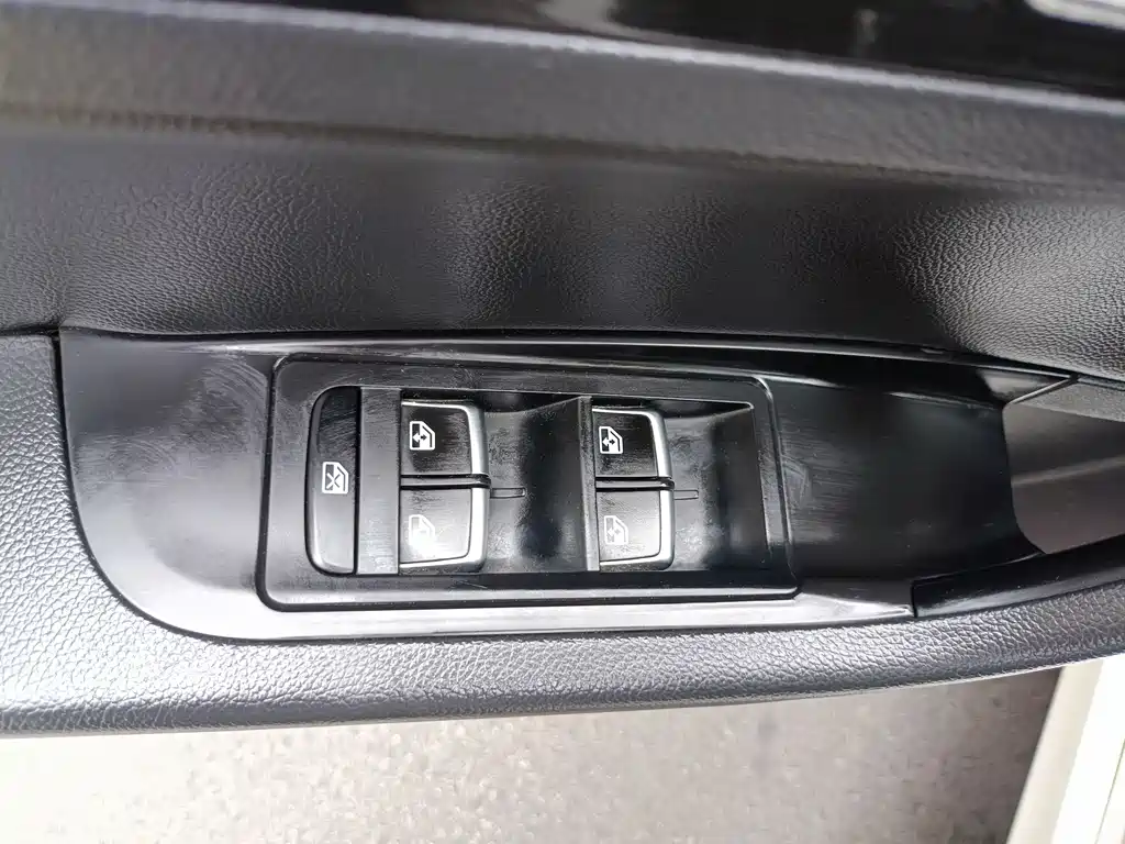 Zotye Zotye Z500 — миниатюра 18