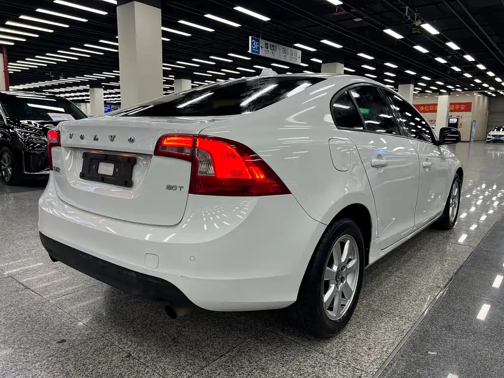 Volvo S60 (Import) — миниатюра 15