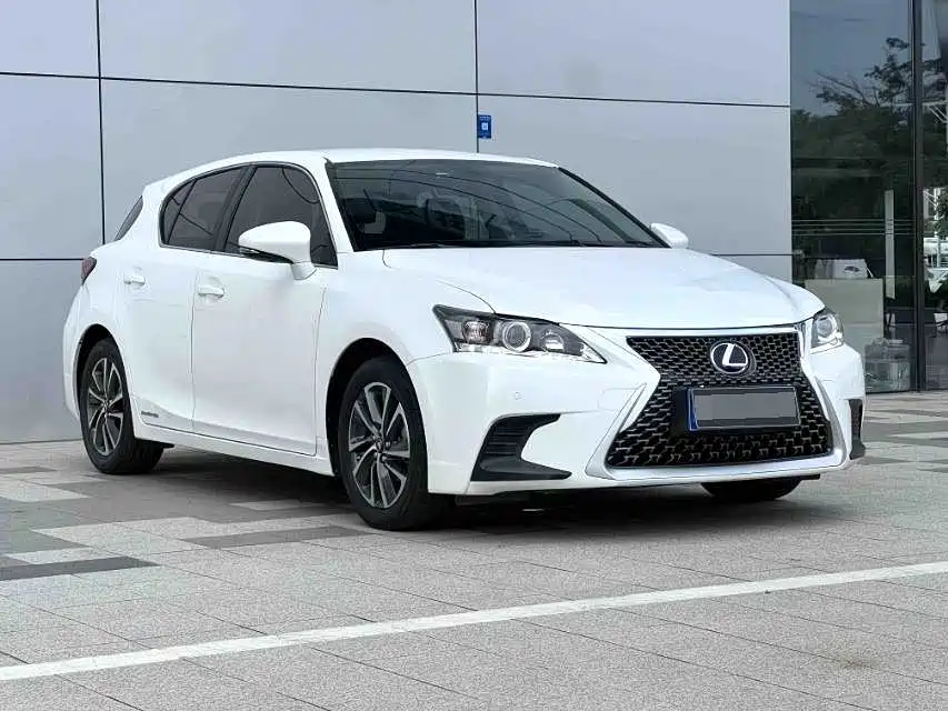 Lexus CT — миниатюра 6