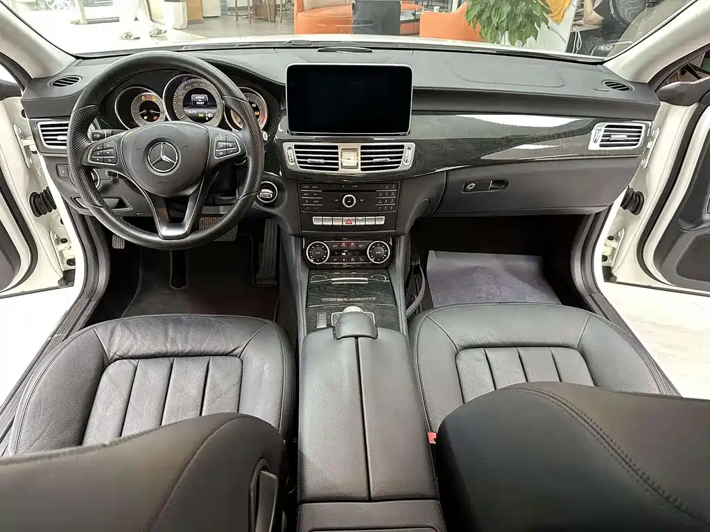 Mercedes-Benz CLS — миниатюра 4