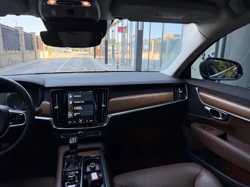 Volvo S90 — миниатюра 8