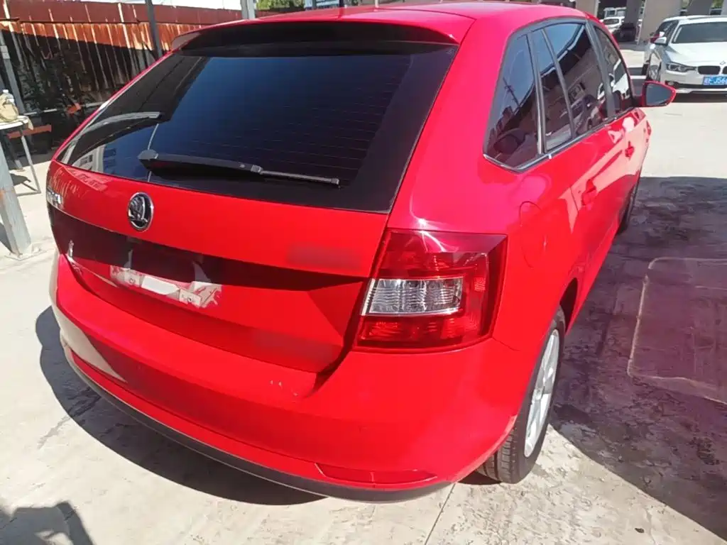 Skoda Rapid Spaceback — миниатюра 8