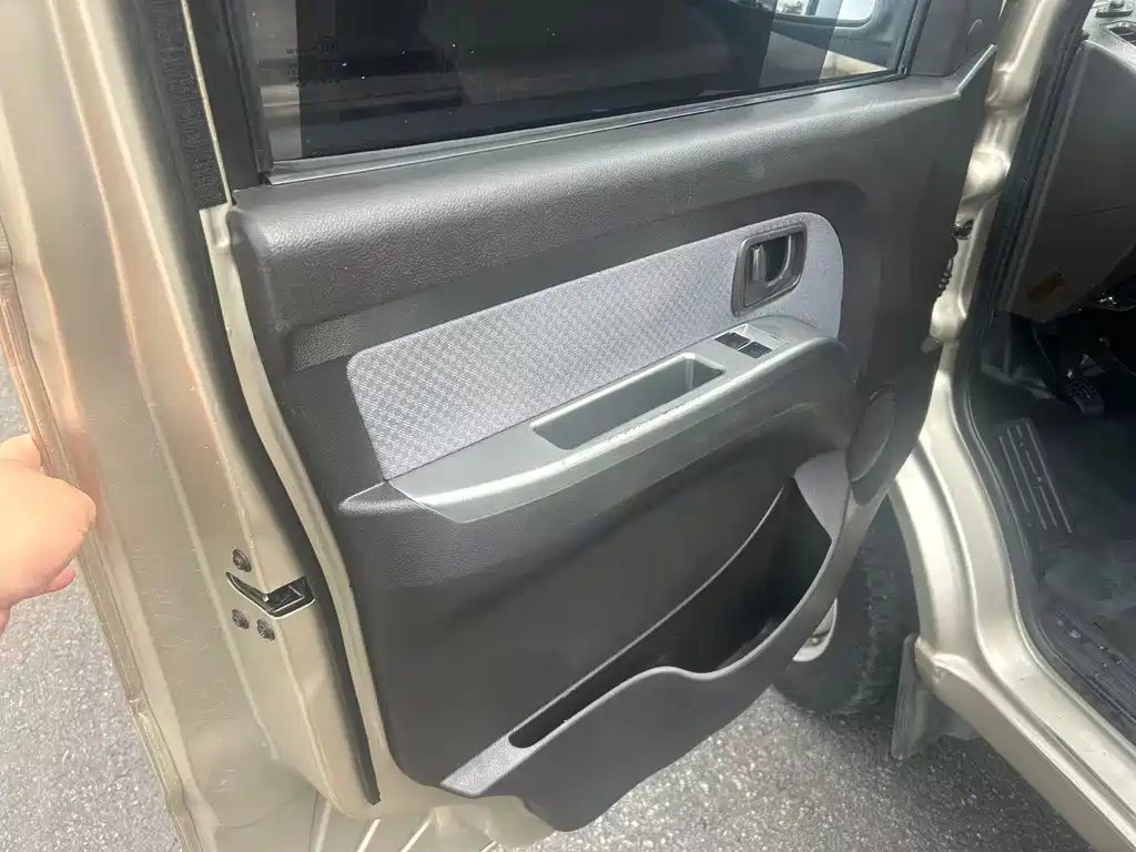Wuling Rongguang — миниатюра 5