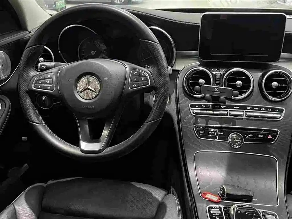 Mercedes-Benz C-Class — миниатюра 8