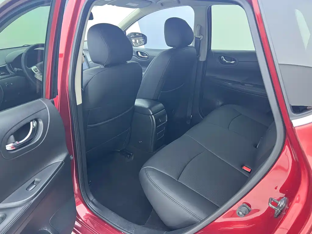 Nissan Tiida — миниатюра 22