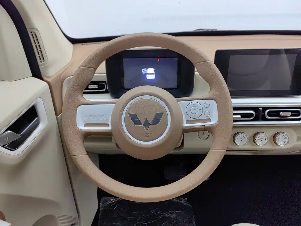 Wuling MINIEV — миниатюра 11