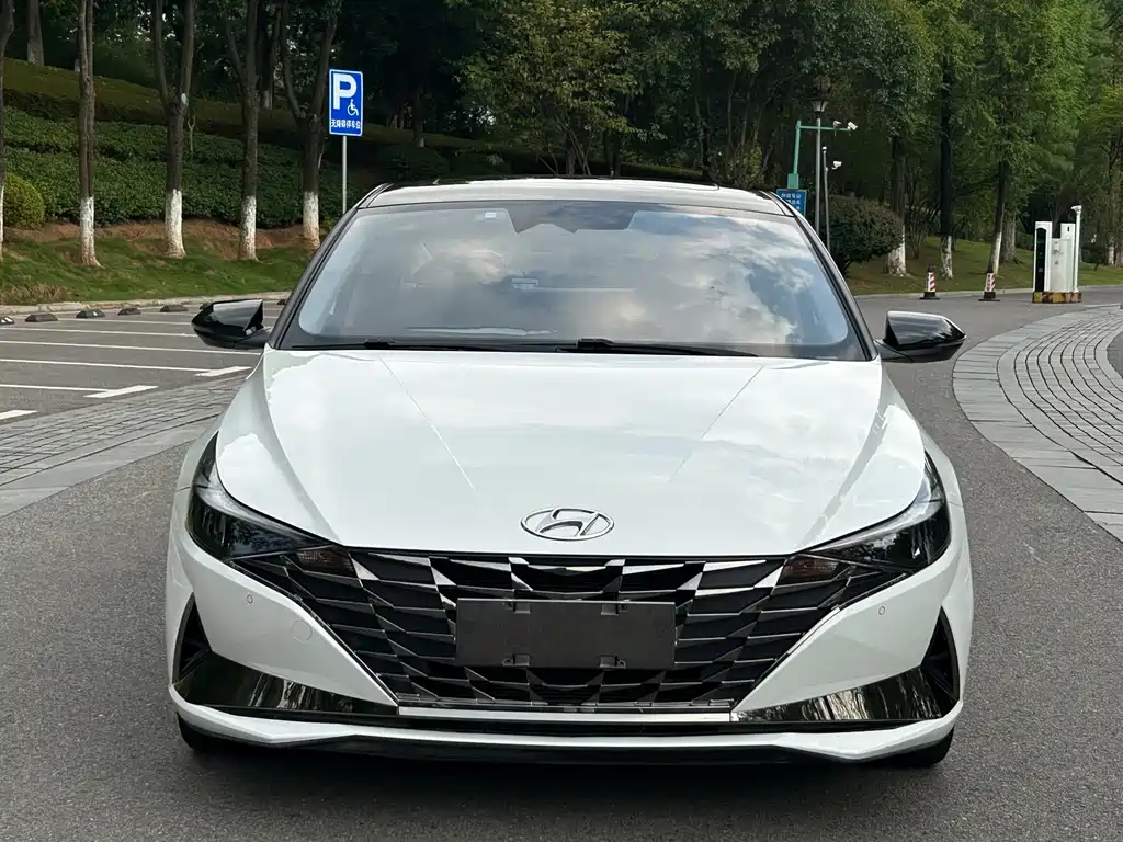 Hyundai Elantra — миниатюра 2