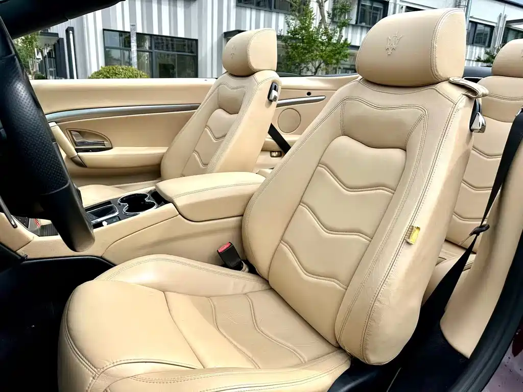 Maserati GranCabrio — миниатюра 5