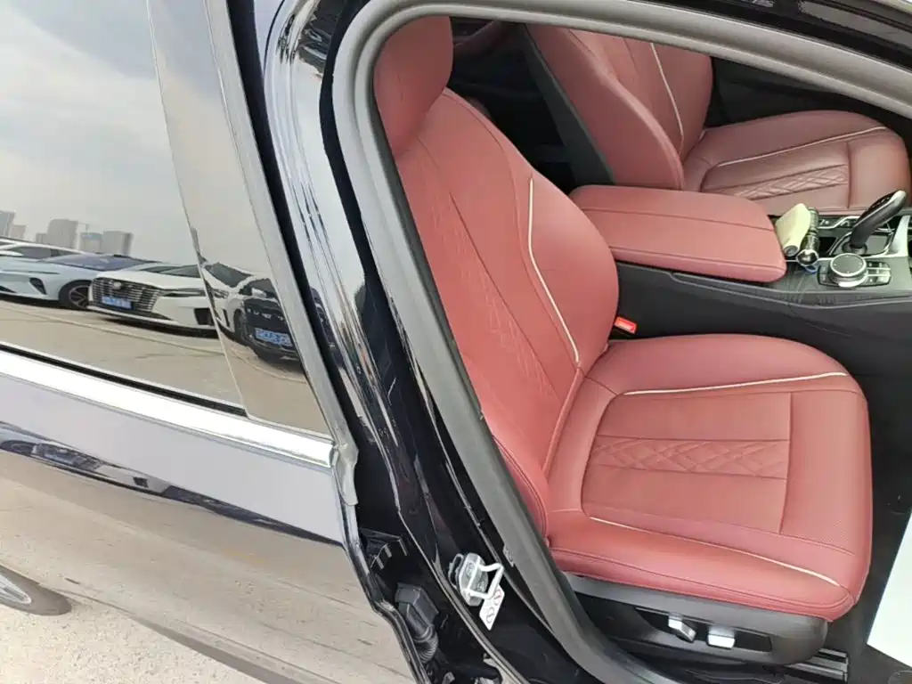 BMW 5 Series New Energy — миниатюра 25