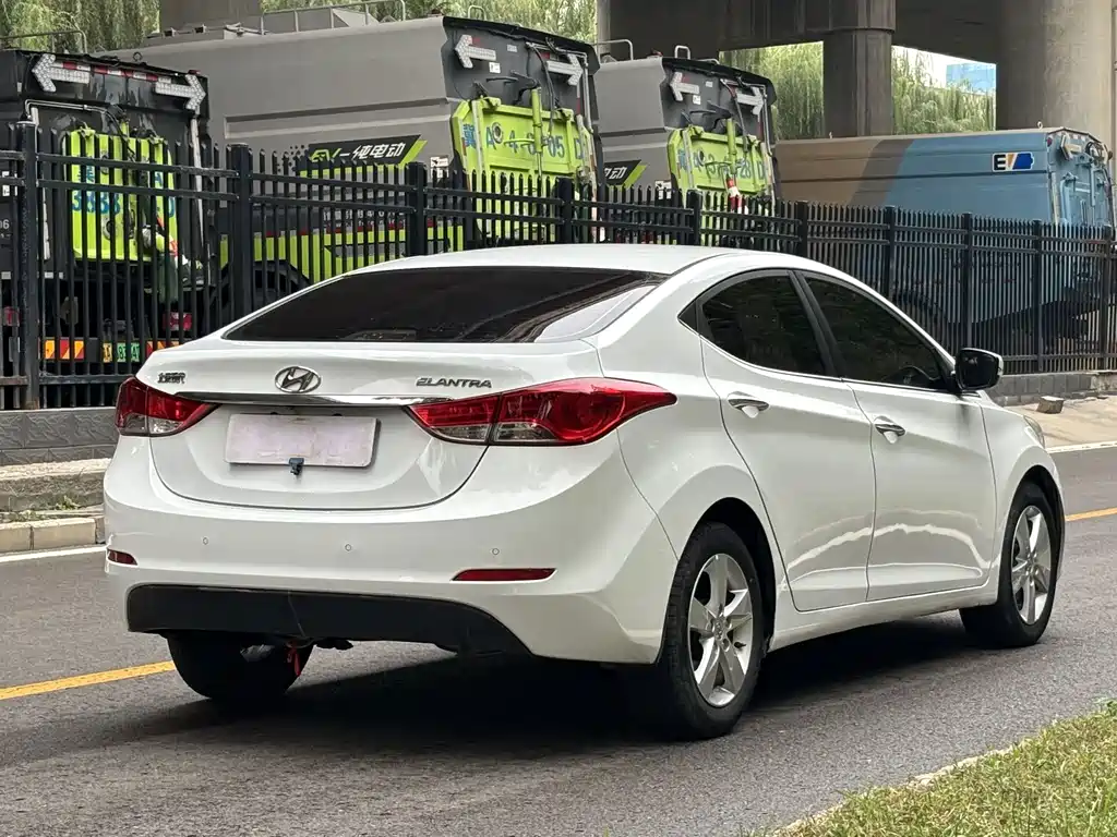 Hyundai Elantra Langdong — миниатюра 6
