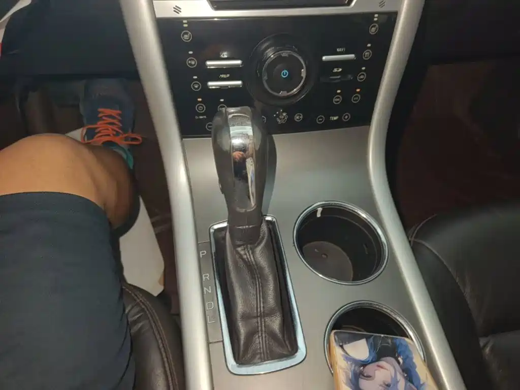 Ford Edge (Import) — миниатюра 14