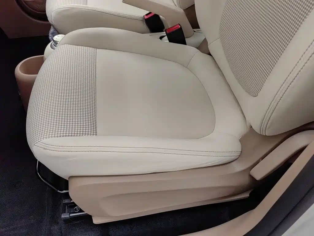 Wuling MINIEV — миниатюра 20